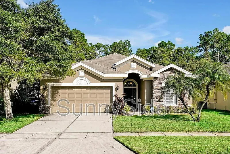 3 bed, 2.0 bath, 1956 sqft, $2,700 — Photo 1