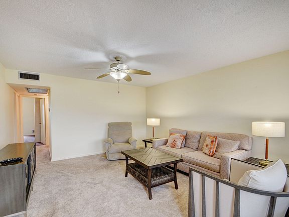 4th image of 94 Somerset E