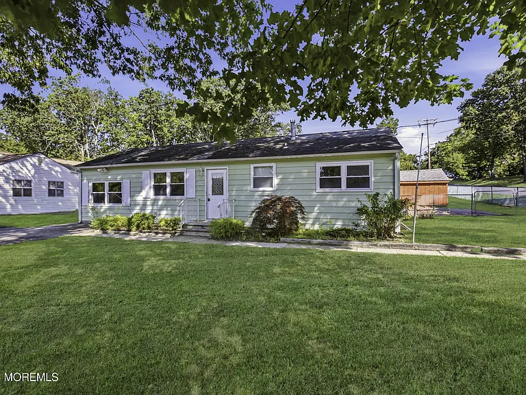 328 Aldrich Rd — Photo 1