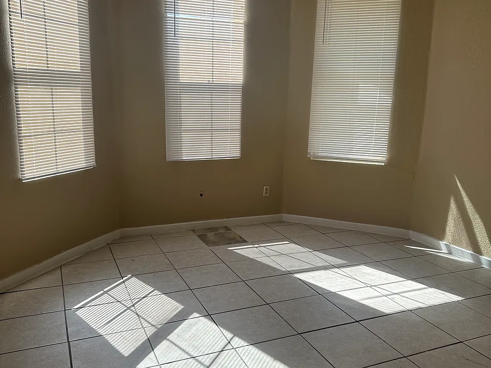 108 N Aurora St #108