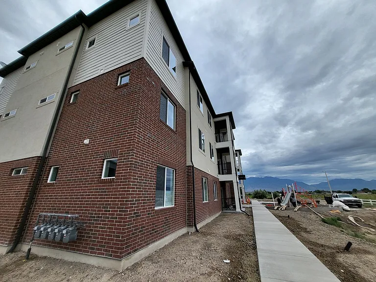 3325 W 1830 N #H201 — Photo 30