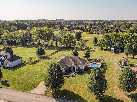 2nd image of 447 Emma Dr