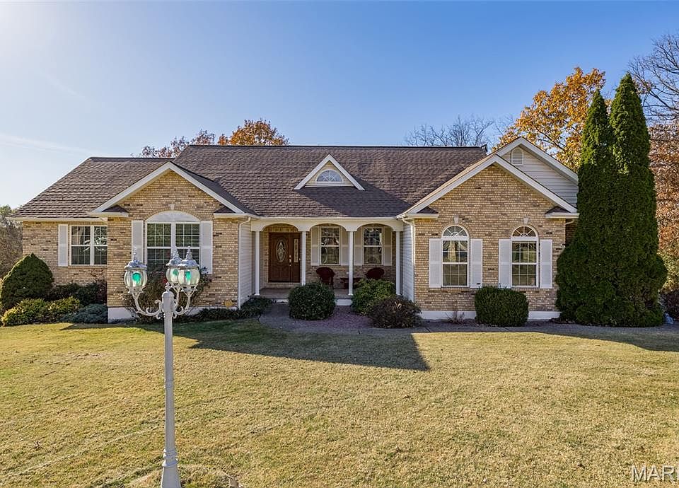 1st image of 10507 Glen Oaks Dr