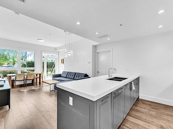3rd image of 7878 Granville St #101