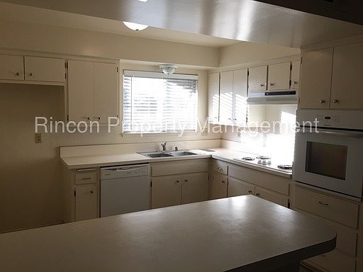 3rd image of 8510 Denver St