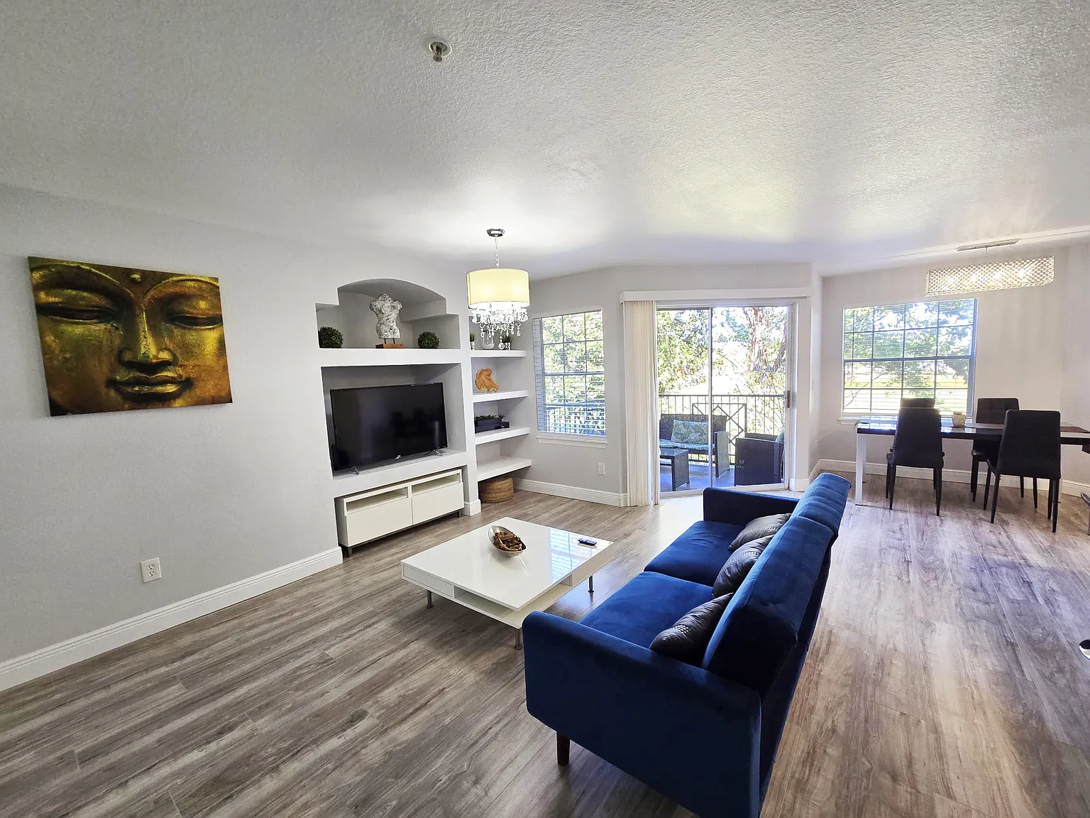 2 bed, 1072 sqft, $3,000 — Photo 1