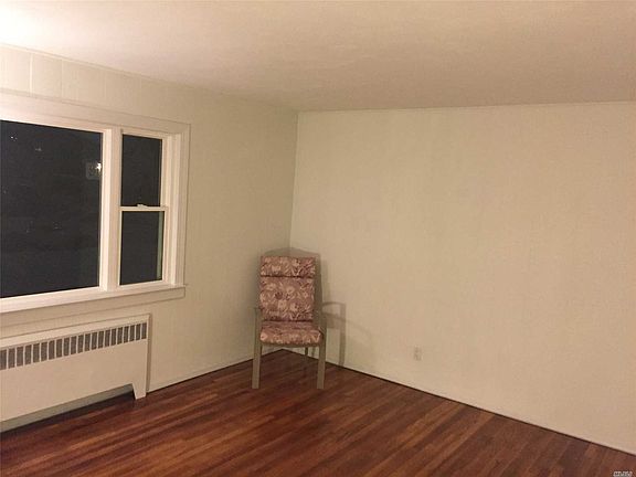 2nd image of 11 Lexington Ave
