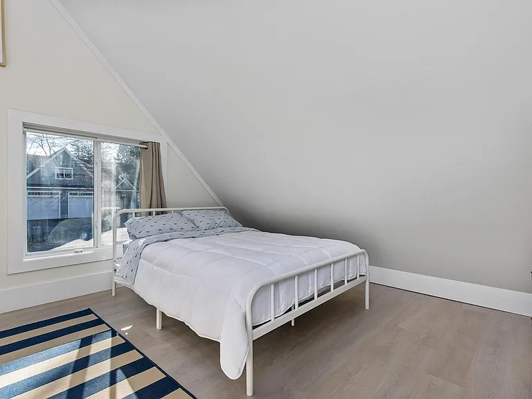 50 Briar Rd — Photo 16