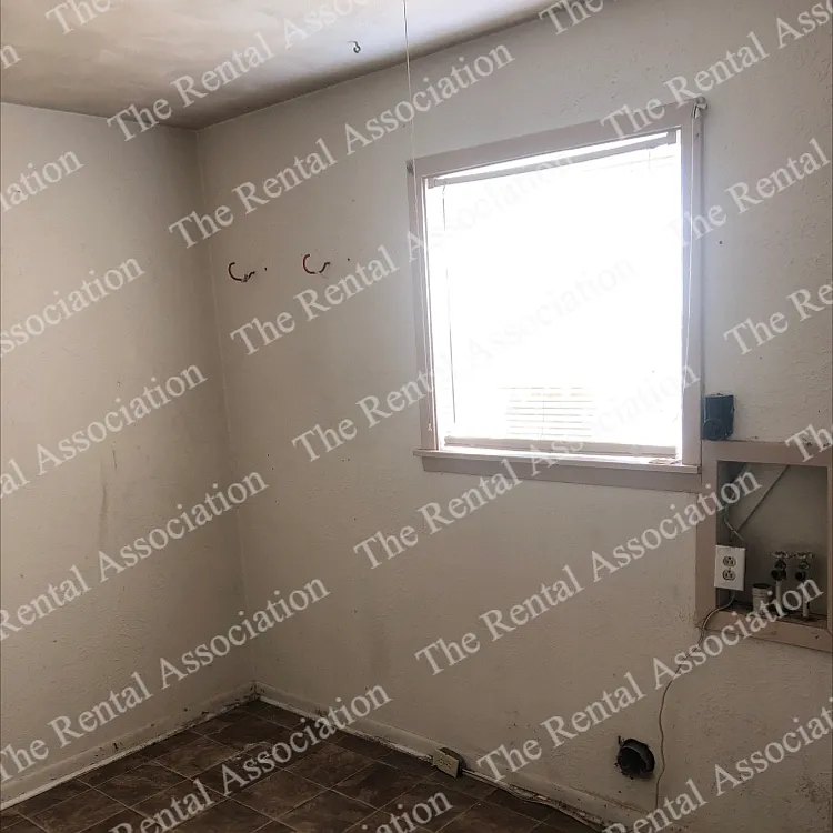 R- 2504 Arcadia Drive - 1 — Photo 3
