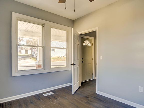 4th image of 1112 Tolleys Ln