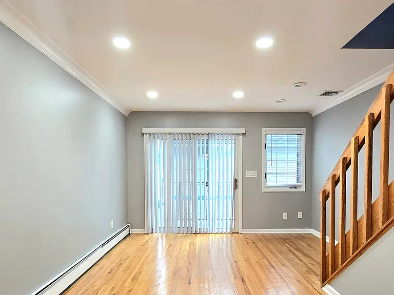 174 Palisade Ave #109 — Photo 3