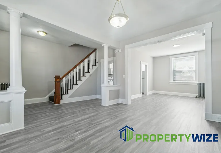 3343 Avondale Ave — Photo 1