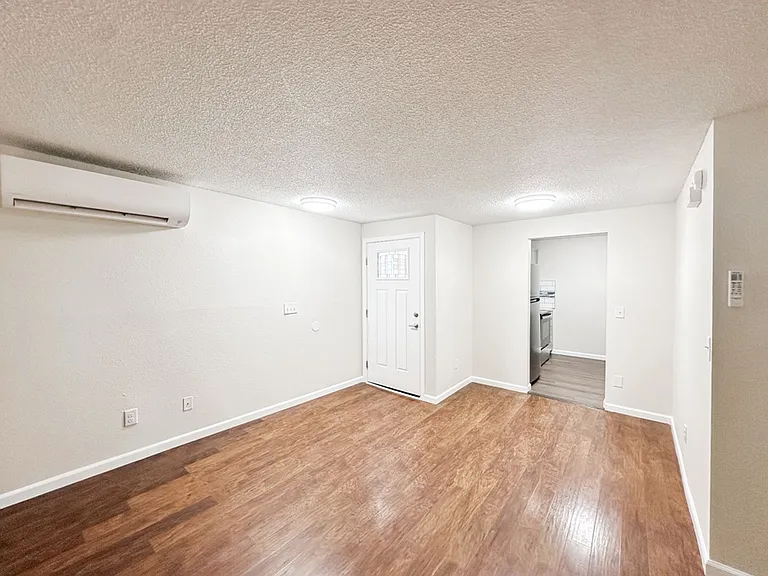 Whitman Park Apartments — Photo 27
