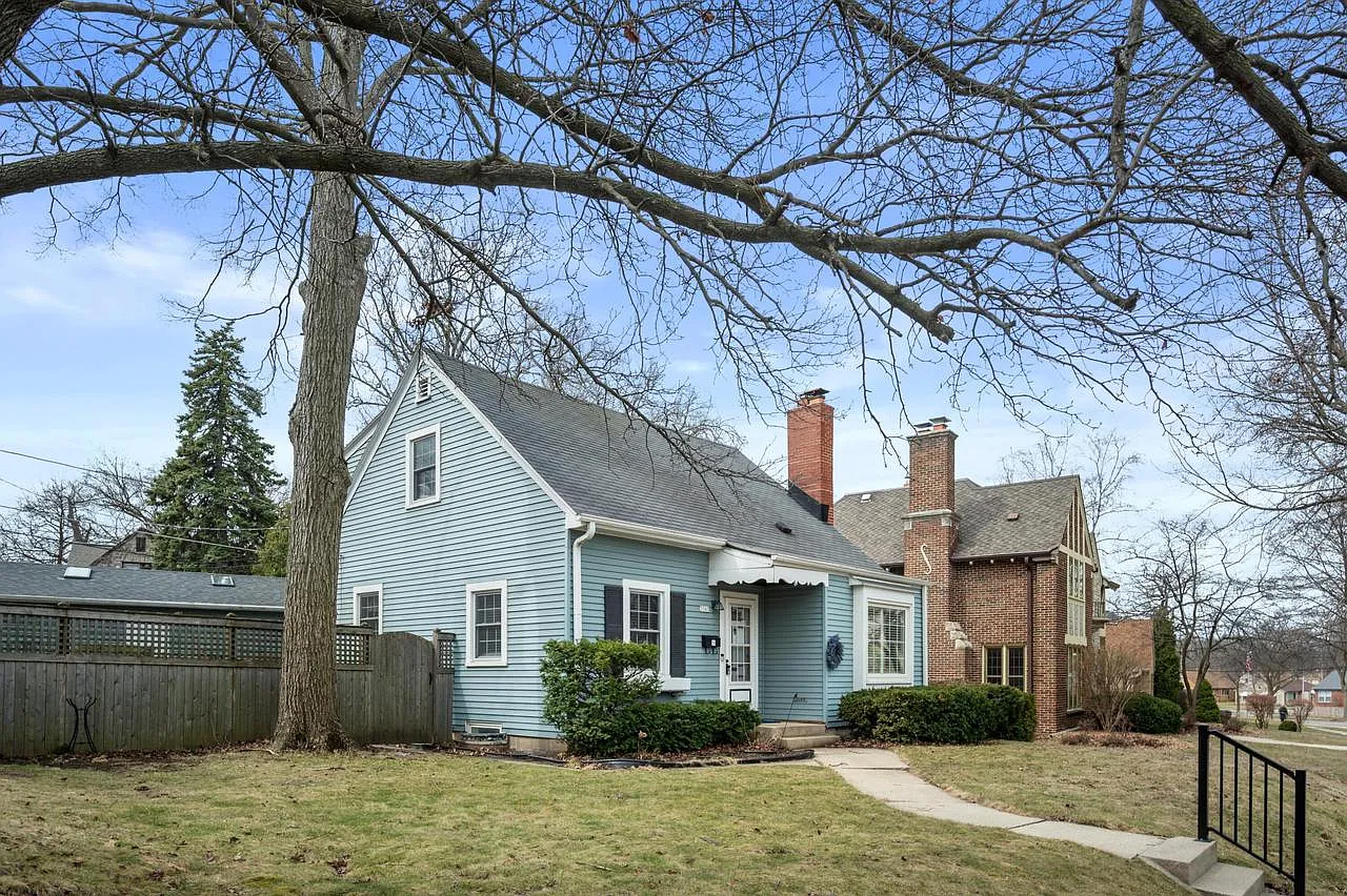 3363 South Princeton AVENUE photo 1
