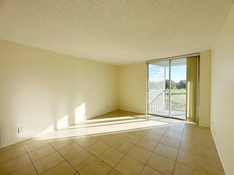 5301 NW 2nd Ave #401 — Photo 22