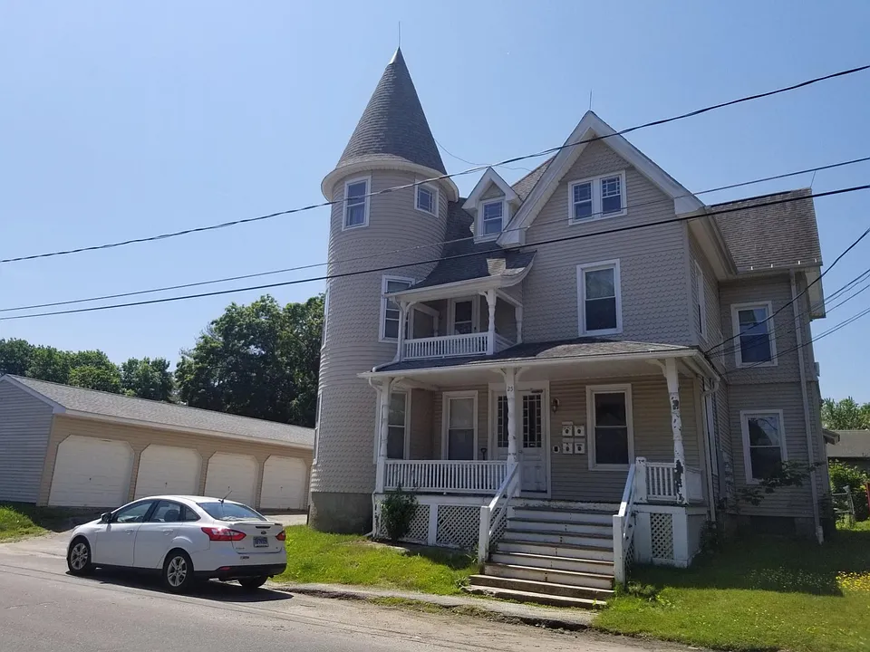 25 Myrtle Ave #1L