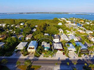 2807 Gulf Dr, Holmes Beach, FL 34217
