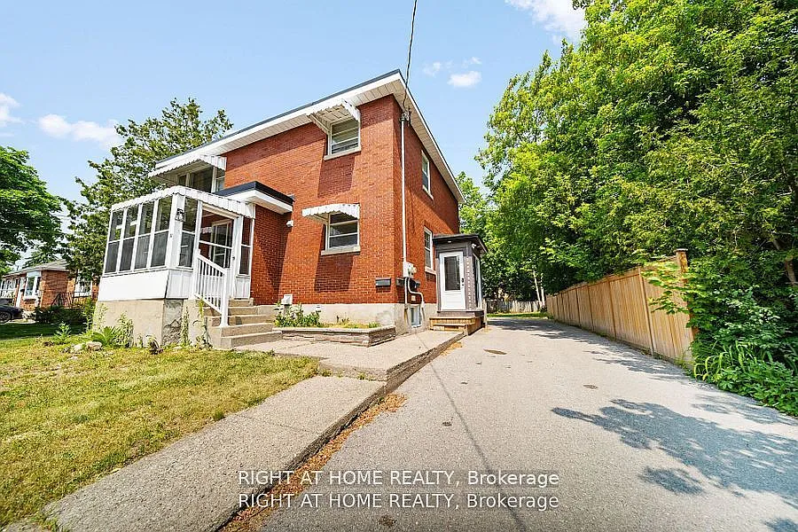 21 Thomson St #BASEMENT