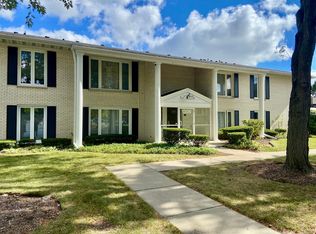 1306 S New Wilke Rd UNIT 2B, Arlington Heights, IL 60005