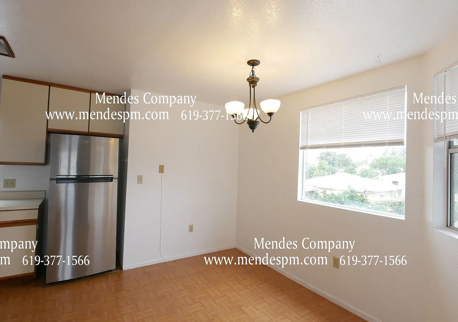 Spacious 1 bed / 1 bath Upstairs Unit — Photo 2