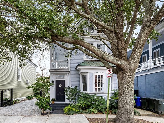 4th image of 99 Logan St