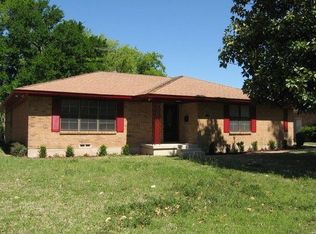 8105 Woodhue Rd, Dallas, TX 75228