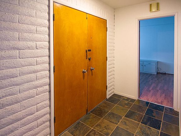 5th image of 20310 Lakeview Dr