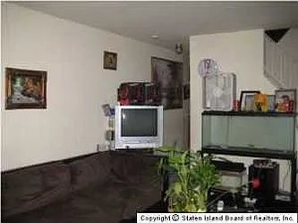 25 Betty Court  image 1 of 4