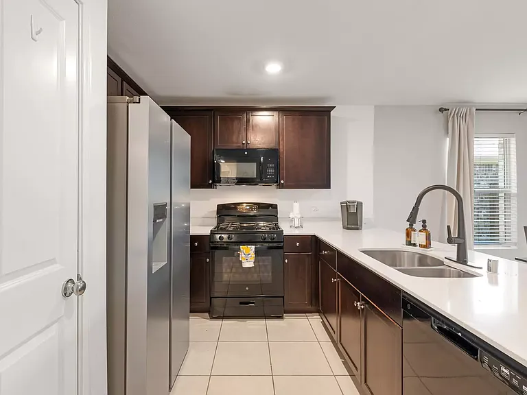 709 Odlozil Ln — Photo 5