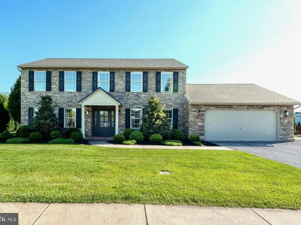 515 High Point Dr, Denver, PA 17517