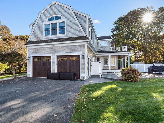 3rd image of 354 Wild Harbor Road
