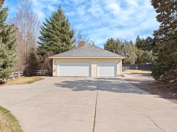 1052 NE Francis Ct, Bend, OR 97701