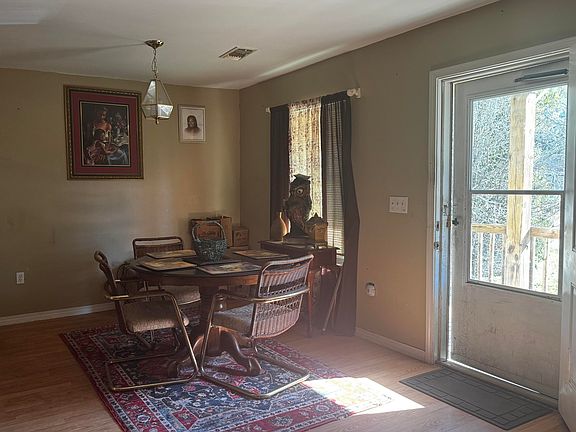 5th image of 2111 Jackson Ave