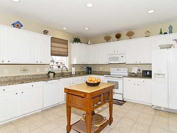 2nd image of 13238 Camillo Ct