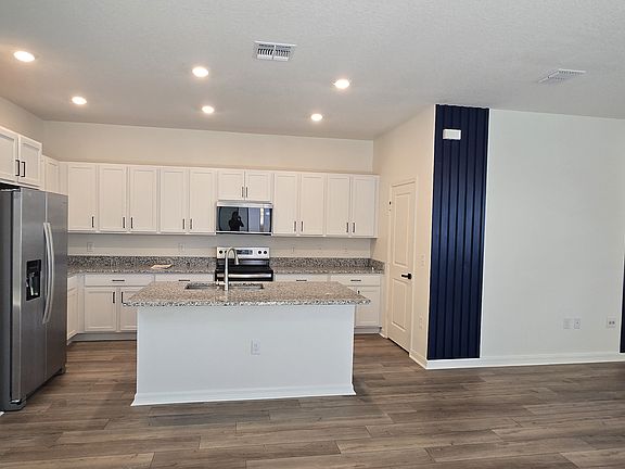 5th image of 748 Overpool Ave