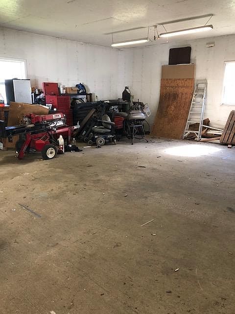 2nd image of 403 S Busch Ave
