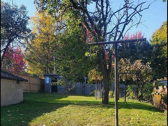3rd image of 20 Cherry St