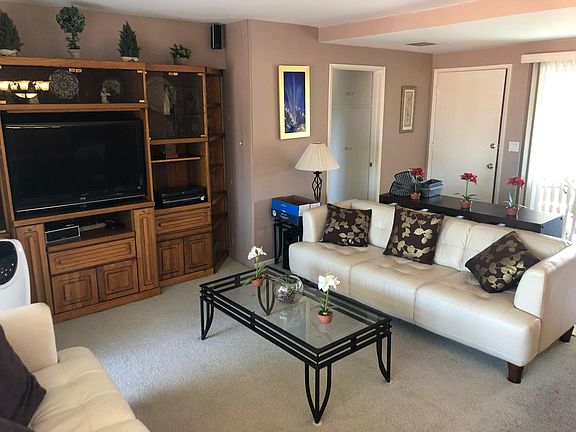 4th image of 6-351 Moreton Bay Ln #6