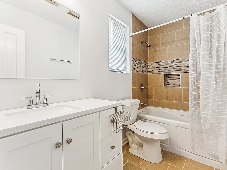 1563 Foy St — Photo 10