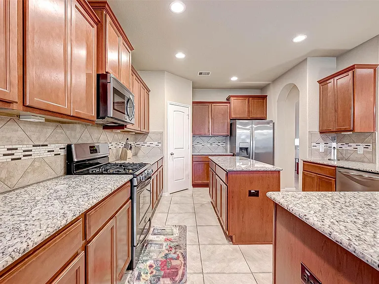 5614 Glenfield Spring Ln — Photo 14