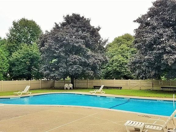 4th image of 209 Twin Circle Dr Unit 209