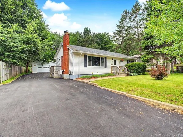 40 Nottingham St, Fredericton, NB E3B 4W7