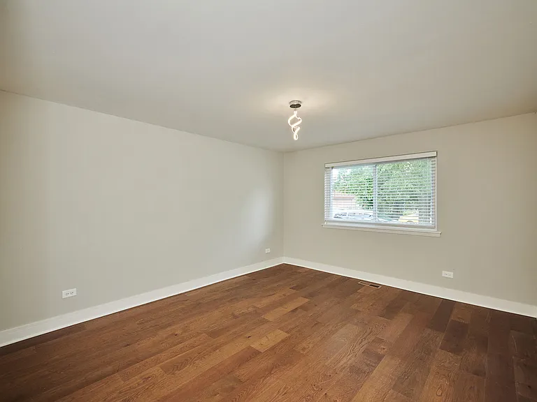7074 N Ridge Blvd #1E — Photo 8