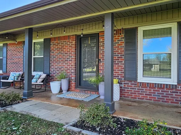 16585 Neely Hill Loop, Athens, AL 35611