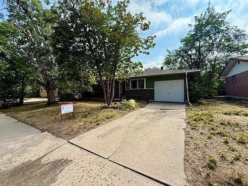 770 33rd St Photo 1