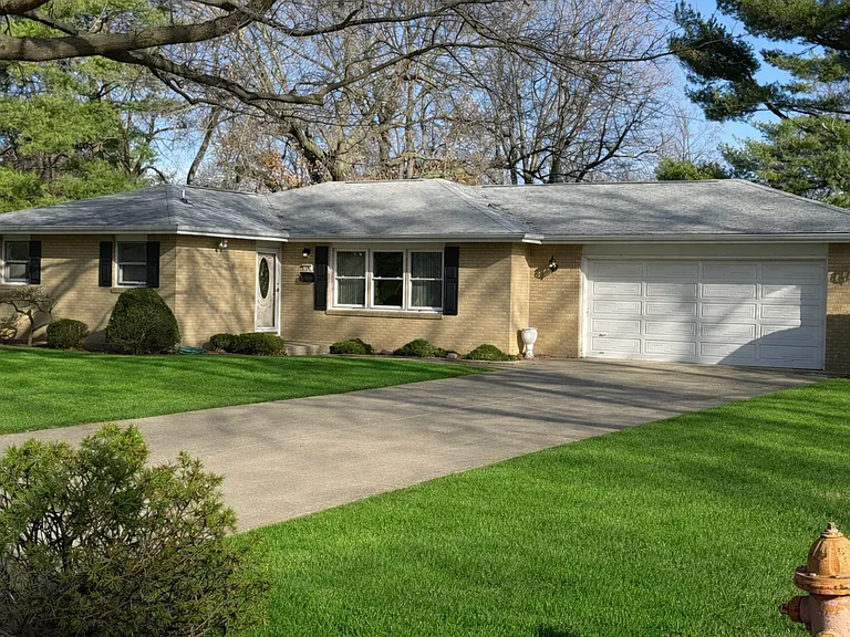 28 Mahnke Rd — Photo 1
