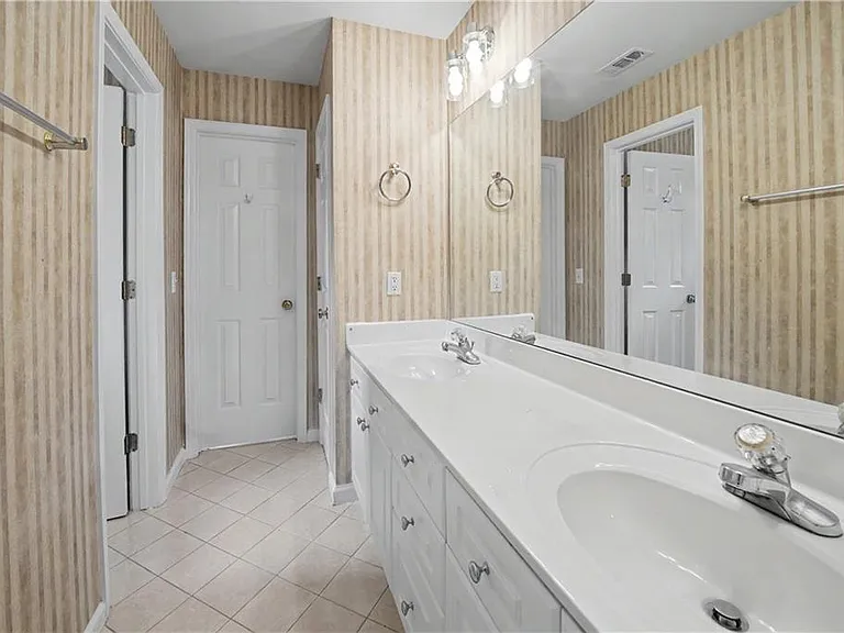 2260 Bent Creek Mnr — Photo 32