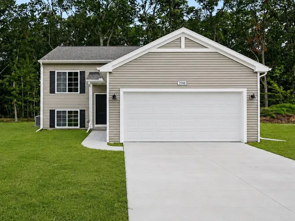 1206 Pine St, Three Rivers, MI 49093
