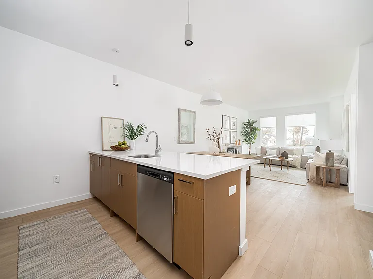 1008 South Ave #208 — Photo 4