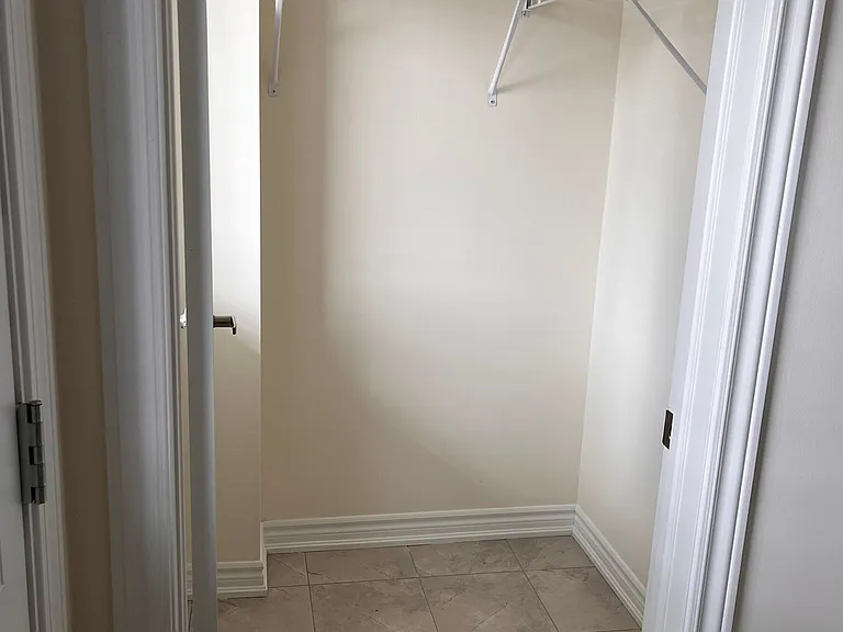 2107 Hallandale St — Photo 12